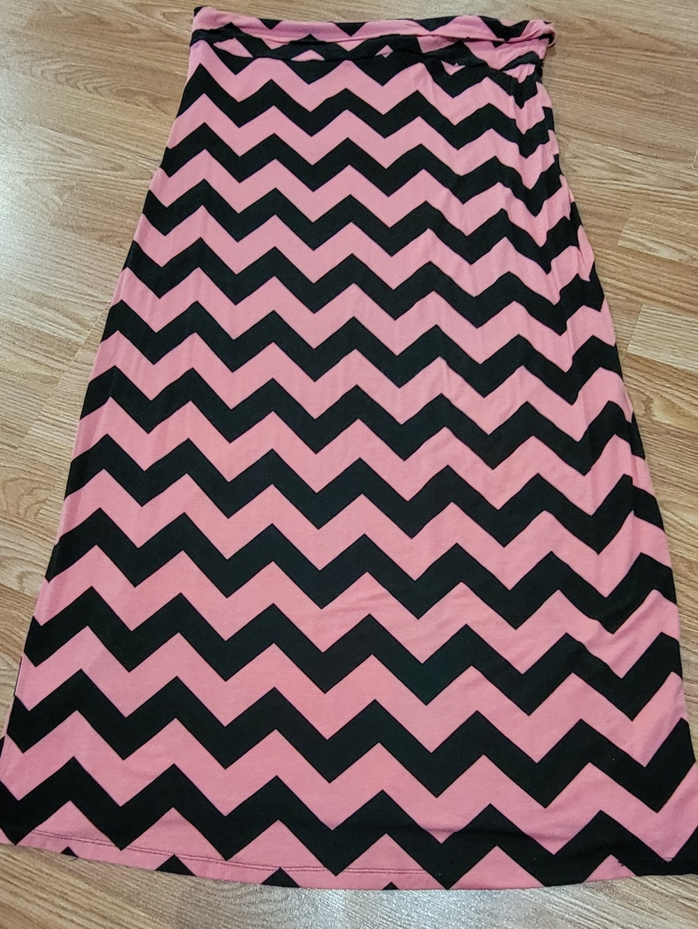 Pink and Black Chevron Women's Skirt In Excellent Condition Size XL
